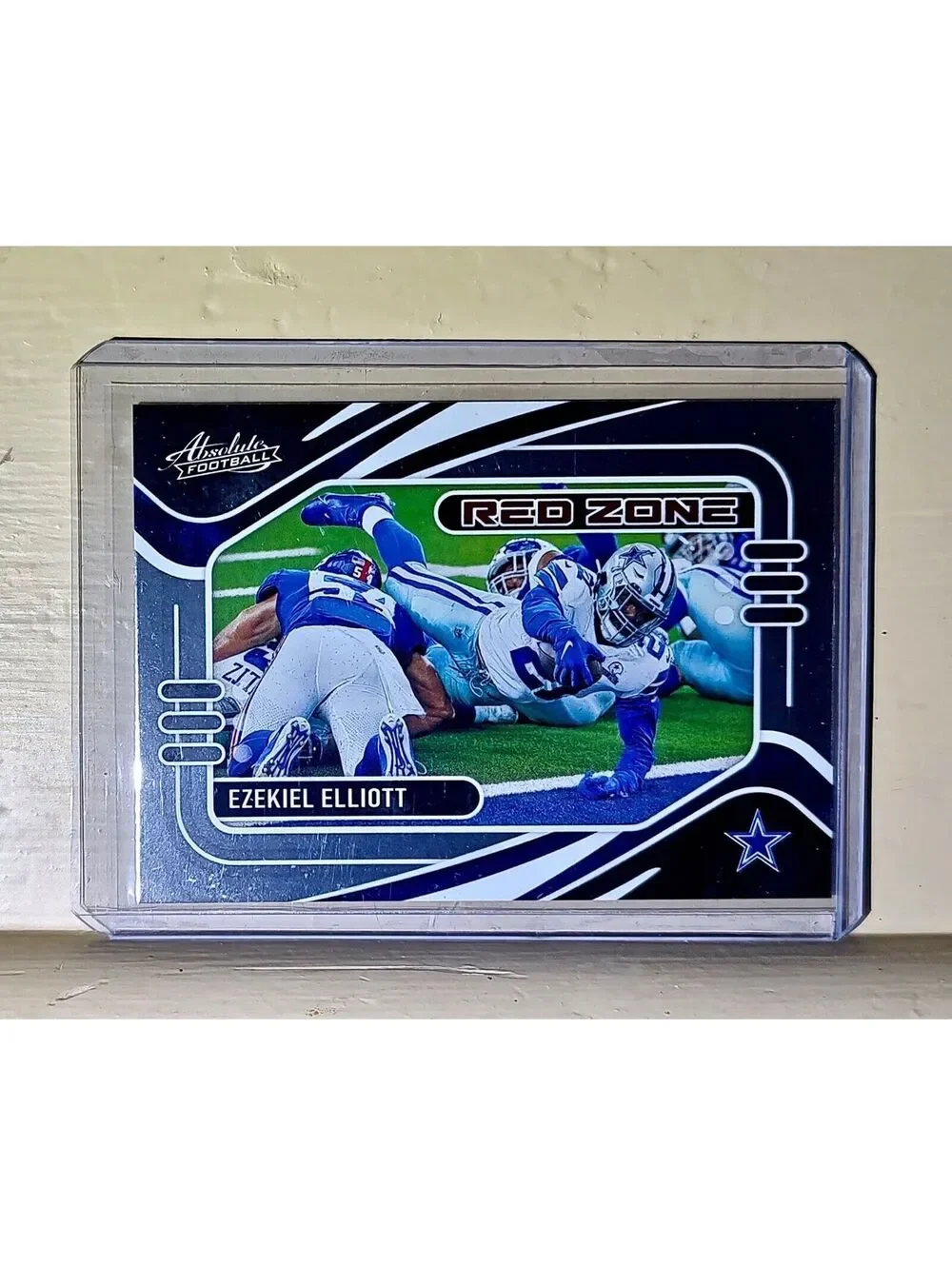 Ezekiel Elliott 2021 Panini NFL Absolute Red Zone #RZ8 Card